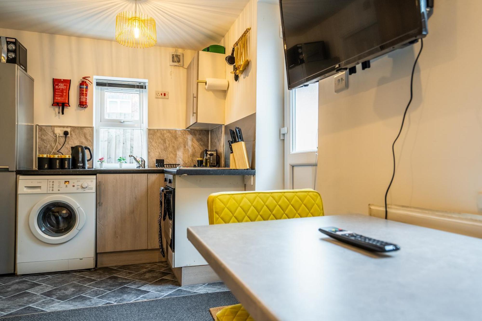 Апартаменты Kunda House In Tyseley Бирмингем Экстерьер фото